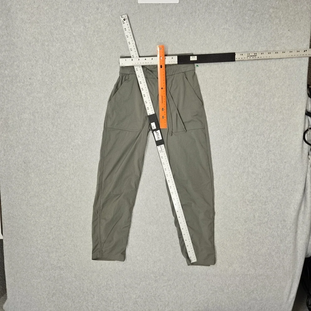 Lululemon Women Activewear Pants 0 Gray Beyond The  Studio Jogger 23